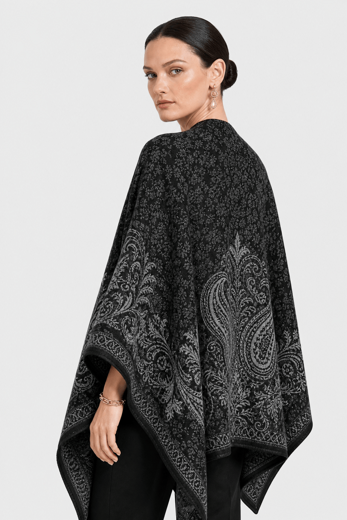 Cape Femme Grise Hiver