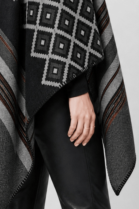 Cape Ceinturée Noire Femme