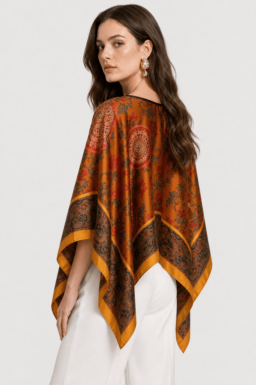 Cape en Soie Femme