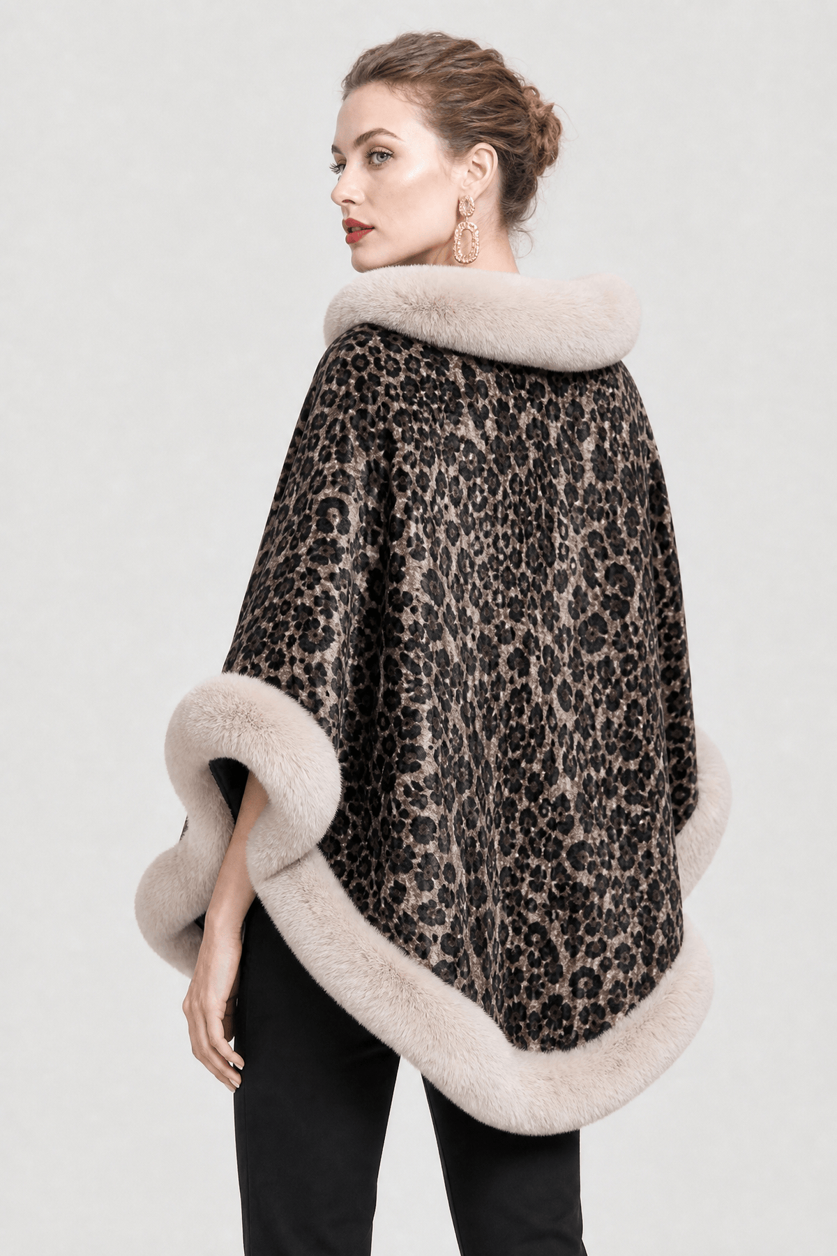 Cape Femme Motif Léopard