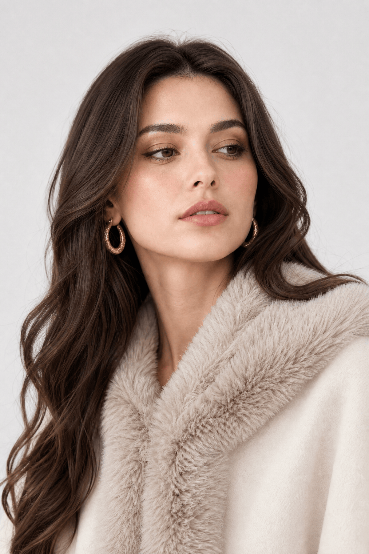 Cape Femme Capuche Fourrure Beige