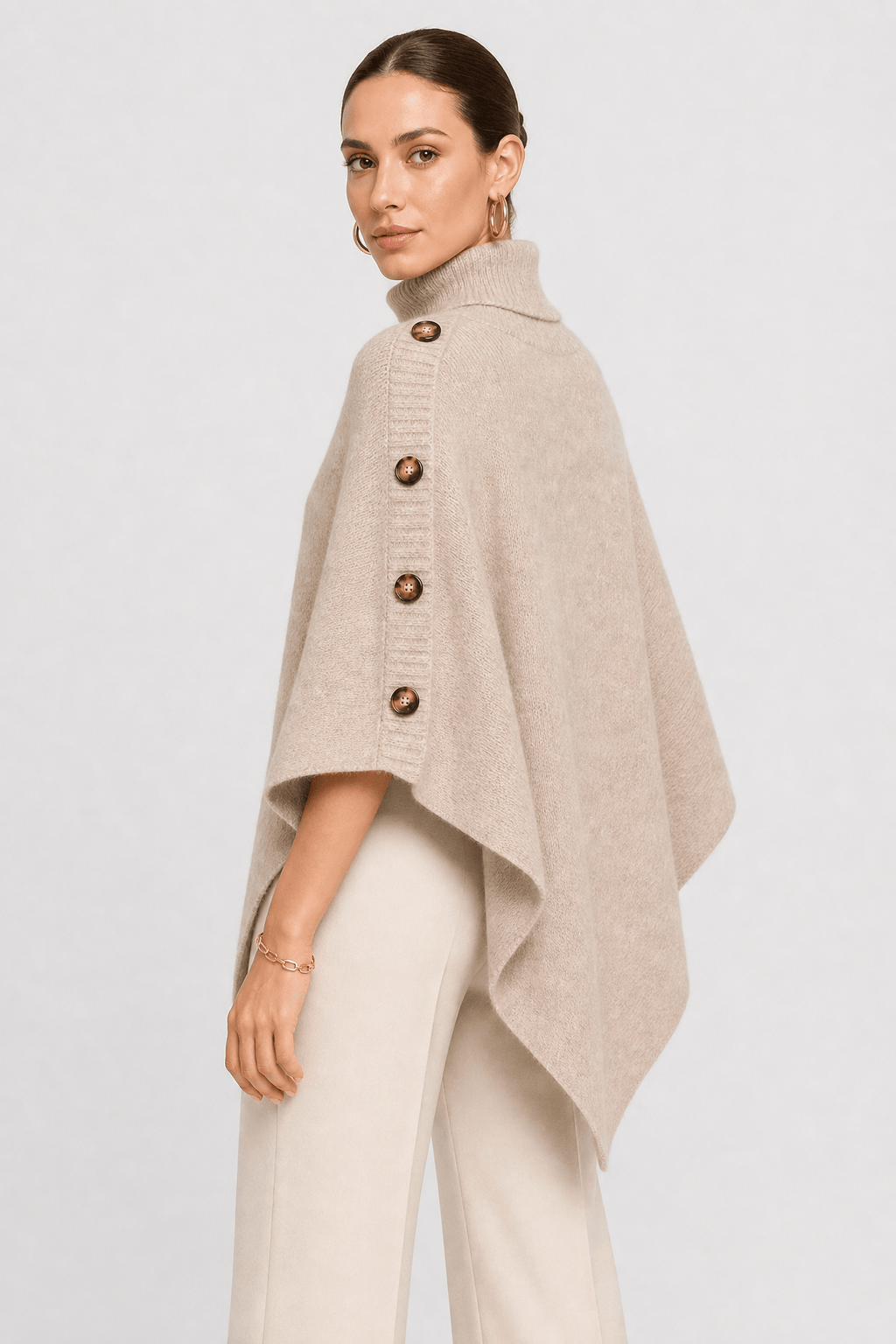 Cape Femme Beige à Boutons