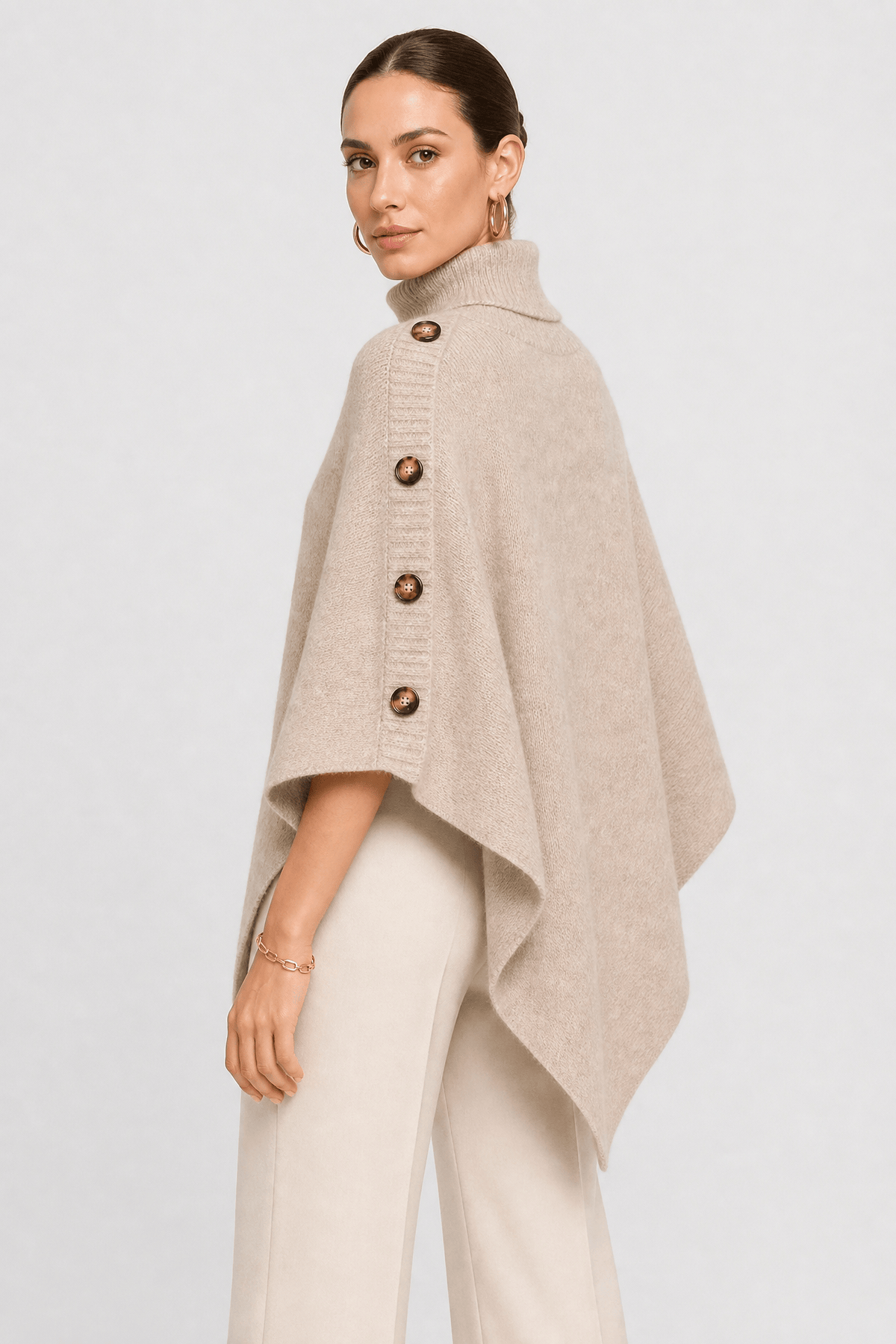 Cape Femme Beige à Boutons