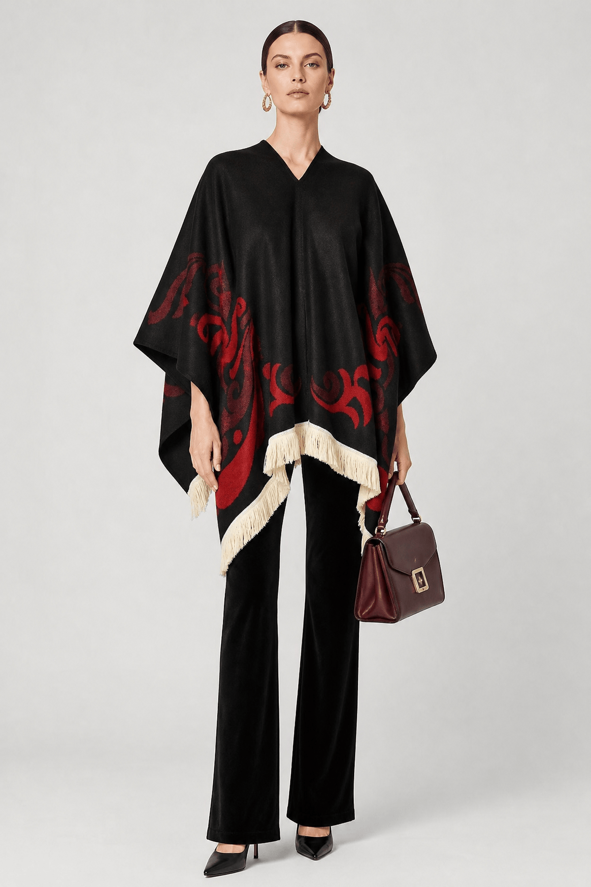 Cape Femme Noire à Franges
