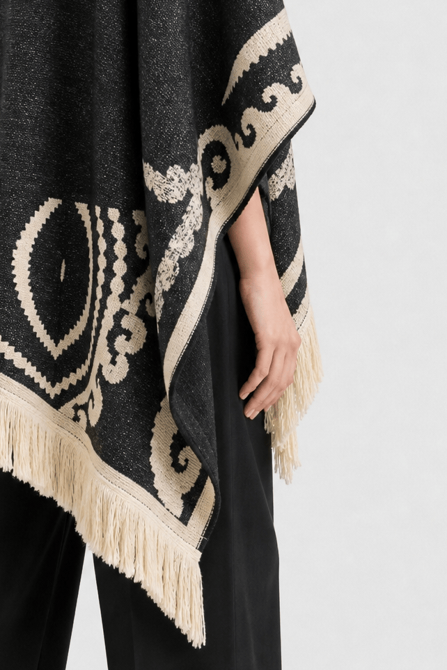 Cape Femme Noire Ethnique