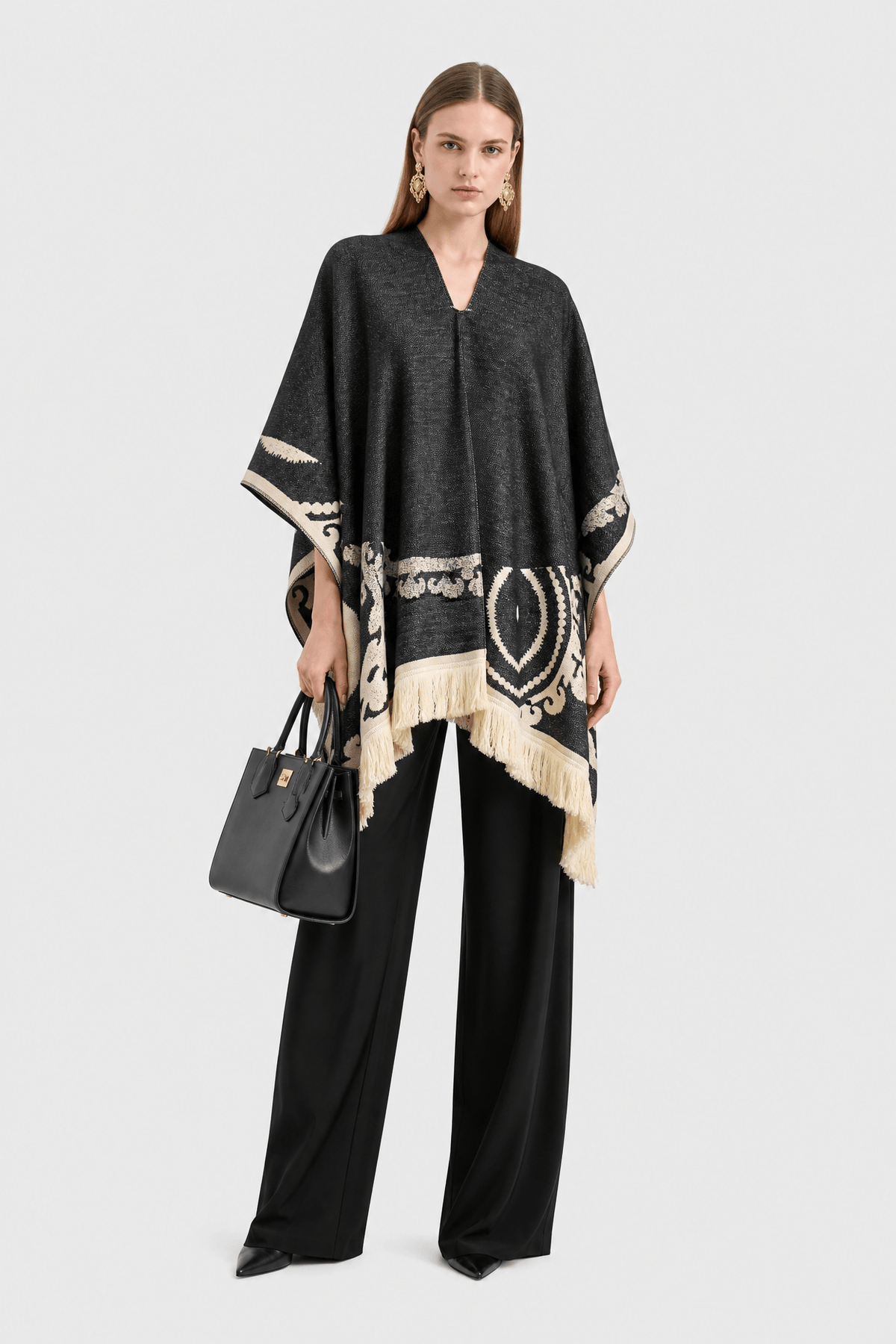 Cape Femme Noire Ethnique