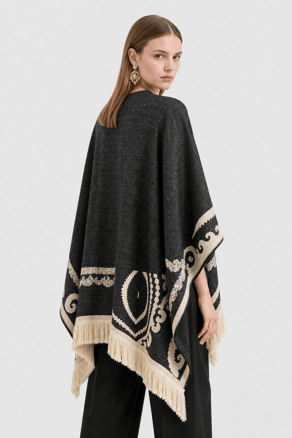 Cape Femme Noire Ethnique