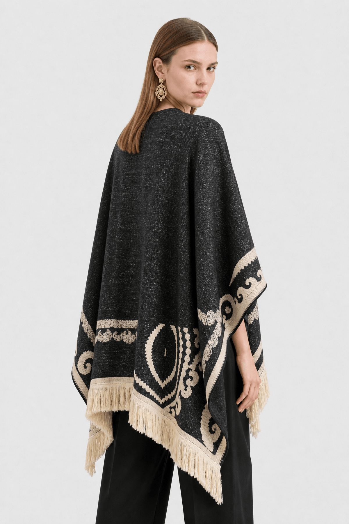 Cape Femme Noire Ethnique