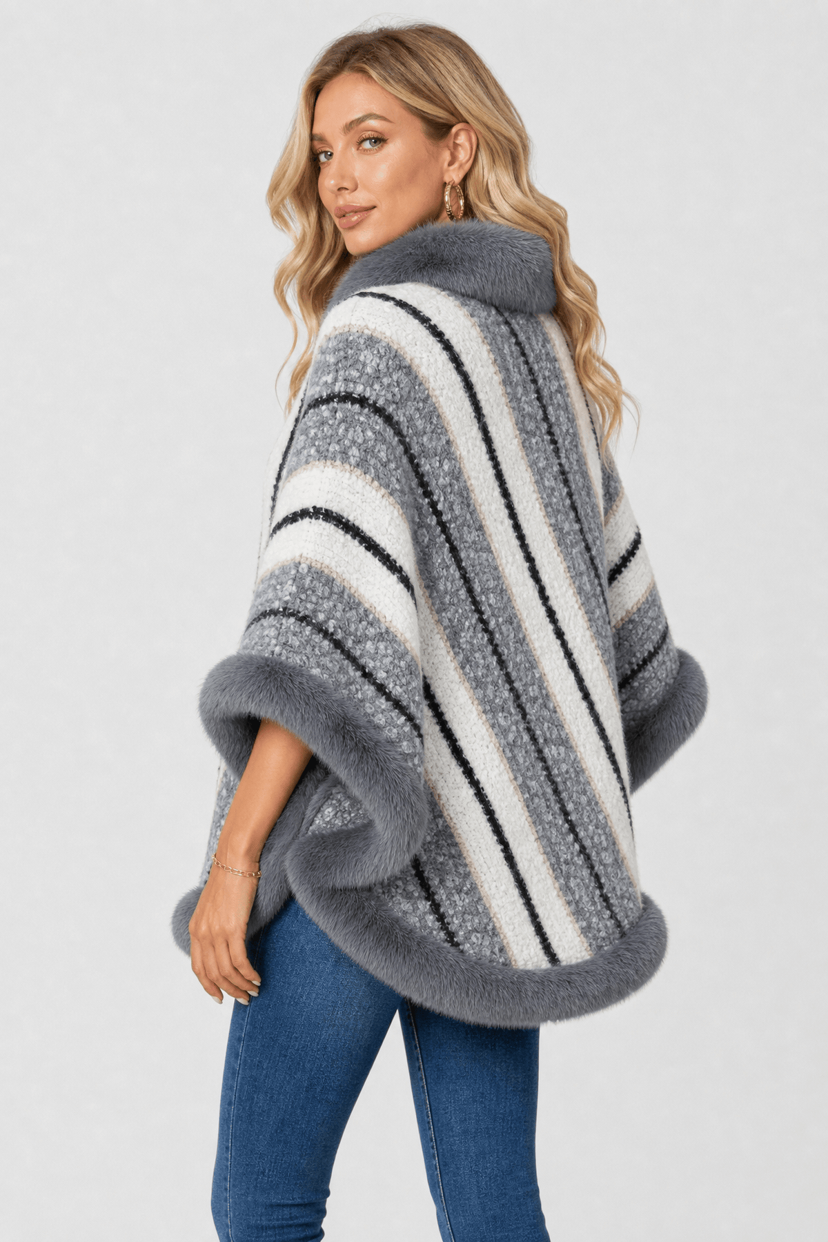 Cape Grande Taille Femme en Maille